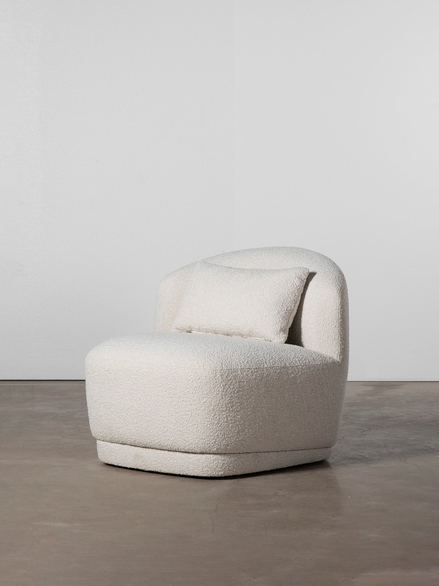 JONAS Lounge Chair